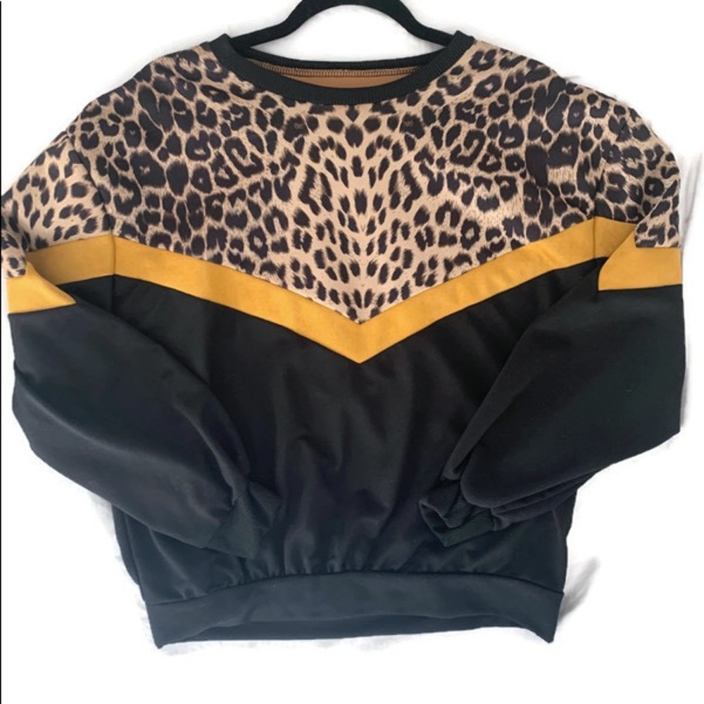 Leopard print sweatshirt